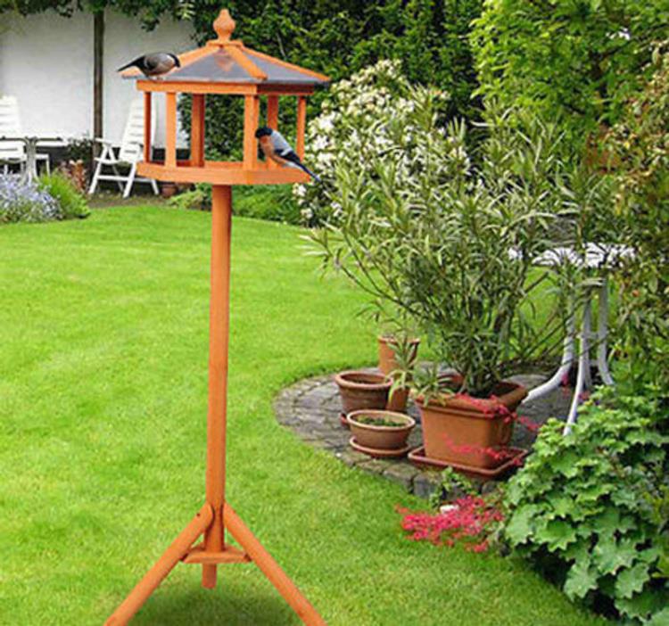 Vogelhaus mit Ständer und Zinkdach